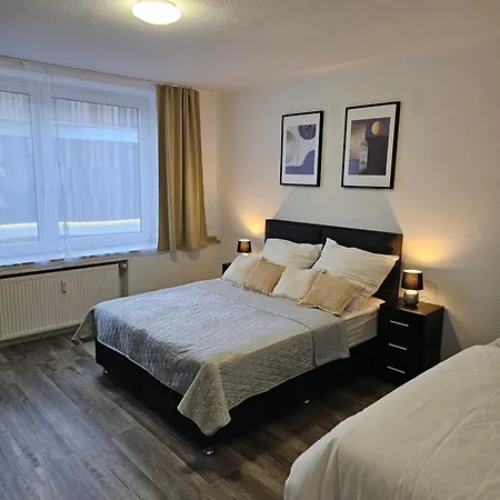 Chris - Minto Apartment
