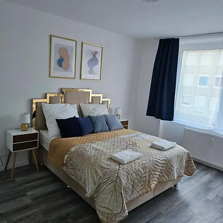 Chris - Minto Apartment