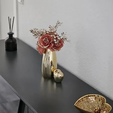 Chris - Minto Apartment Monchengladbach